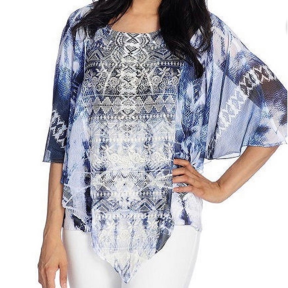 One World woman’s top! Light material.